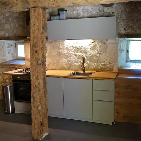 Cave Le Vieux Manoir * Valeilles