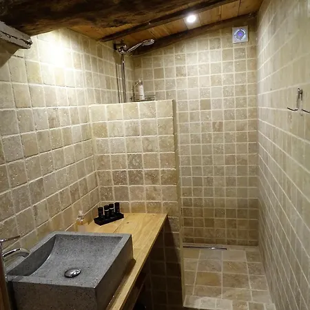 Cave Le Vieux Manoir Valeilles