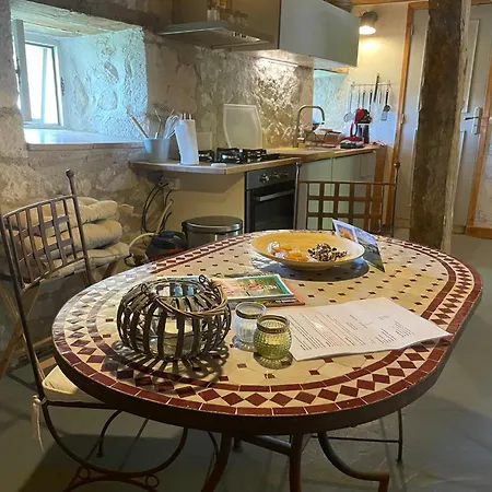 Cave Le Vieux Manoir Valeilles