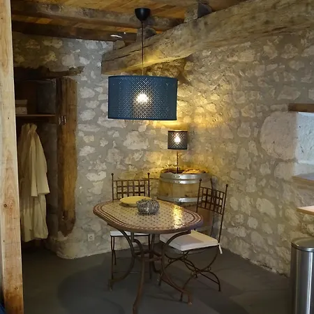 Cave Le Vieux Manoir Apartment