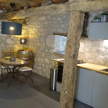 Cave Le Vieux Manoir Apartment *